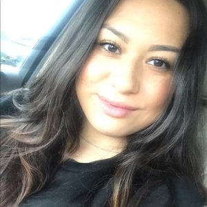 Meet your Posher, Hillary